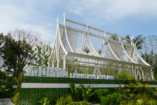 现代风格白色独特建筑景观