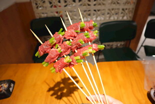 蒜苔牛肉串
