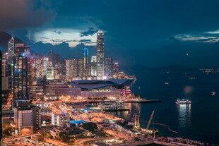 城市璀璨夜景俯瞰图