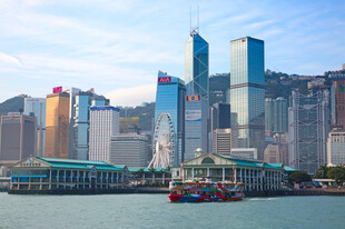 香港城市天际线与海港风光