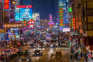 繁华都市夜晚街景