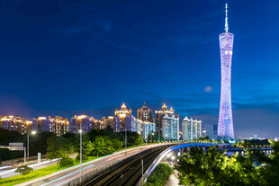 广州夜景中的璀璨地标