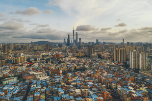 城市全景俯瞰新旧建筑交织