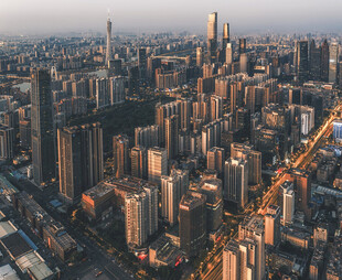 俯瞰繁华都市天际线