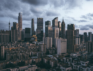 都市高楼林立的壮观景象