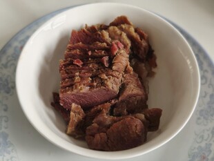 碗中美味熟牛肉