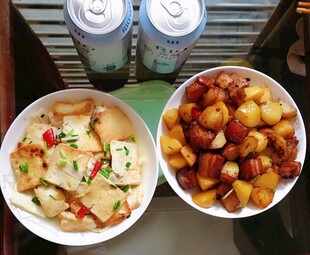红烧肉闷土豆 小葱煎豆腐