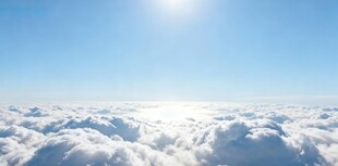 云端之上的灿烂阳光