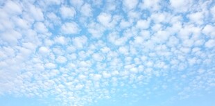 蓝天白云的梦幻天空景象