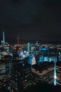 城市璀璨夜景俯瞰视角