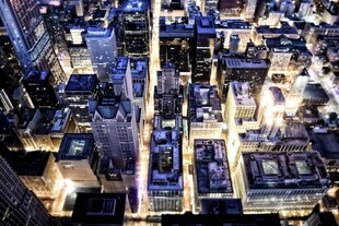 城市璀璨夜景俯瞰图