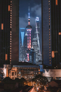 上海璀璨夜景高楼灯火辉煌