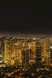 城市璀璨夜景俯瞰图