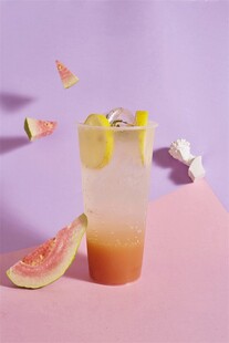 渐变柠檬西柚气泡饮品