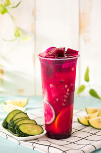 草莓红宝石茶清新一夏