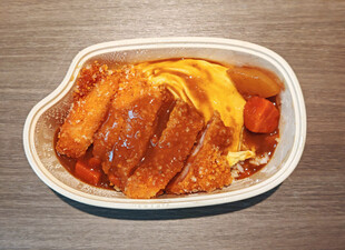 鸡排咖喱蛋包饭