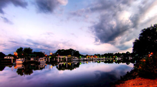 湖畔黄昏美景