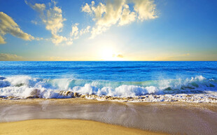 阳光沙滩海浪美丽海景