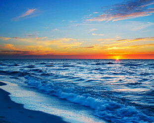 海边绝美日落海景图