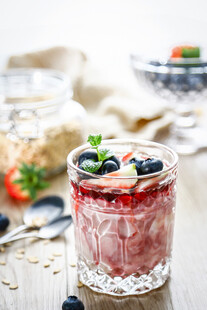 美味浆果酸奶杯