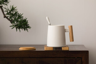 白色陶瓷咖啡器具