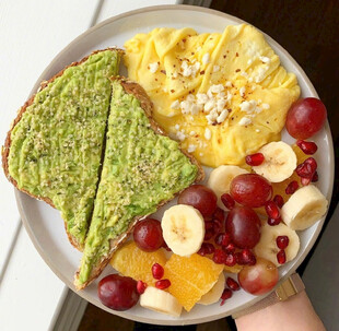 多彩水果牛油果早餐拼盘