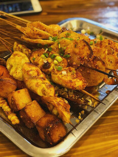 美味多样的特色烧烤拼盘