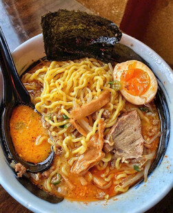 美味海鲜泡面视觉味觉盛宴