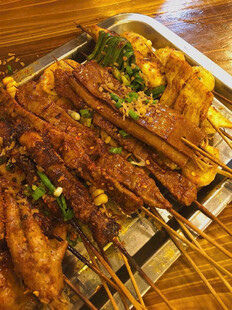 美味烧烤拼盘诱人呈现