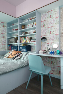 温馨少女风卧室学习空间