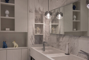 现代简约风浴室洗手台区域