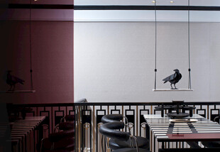 现代简约风格餐厅室内一角