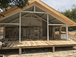 在建木质结构房屋