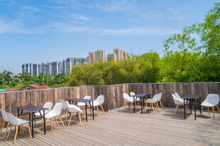 户外露台休闲桌椅景观