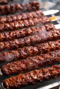 美味烤肉串诱人色泽