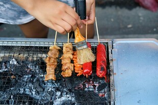 户外烤肉场景