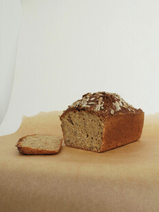 切片全麦面包展示