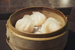 竹制蒸笼里的美味小笼包