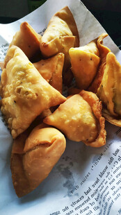 美味油炸三角酥