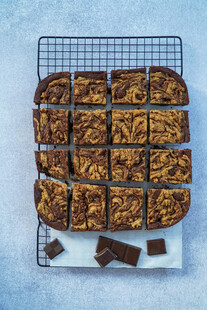 巧克力布朗尼整齐排列