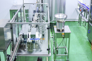 自动化液体灌装机械设备