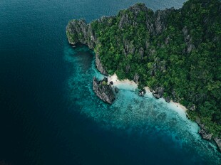 海岛绝美海岸线风光