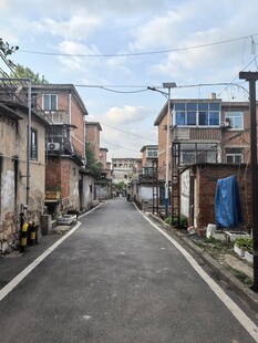 宁静的日式小巷街道