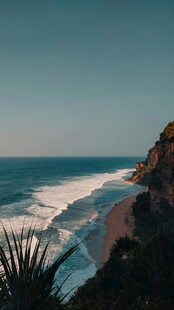 海岸美景海浪拍击岩石