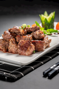 美味烤肉摆盘精致