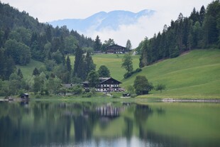 湖畔青山美景清幽小居