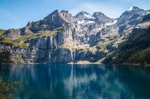 高山蓝湖美景