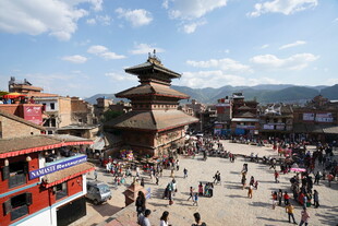 尼泊尔广场古建筑人群景观