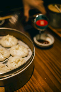蒸笼里的美味包子