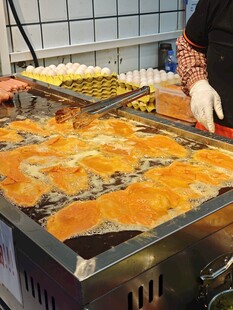 街头美味烤制糕点